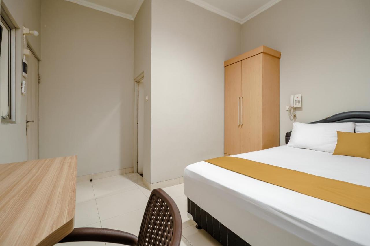 Env Room Jakarta Exterior foto