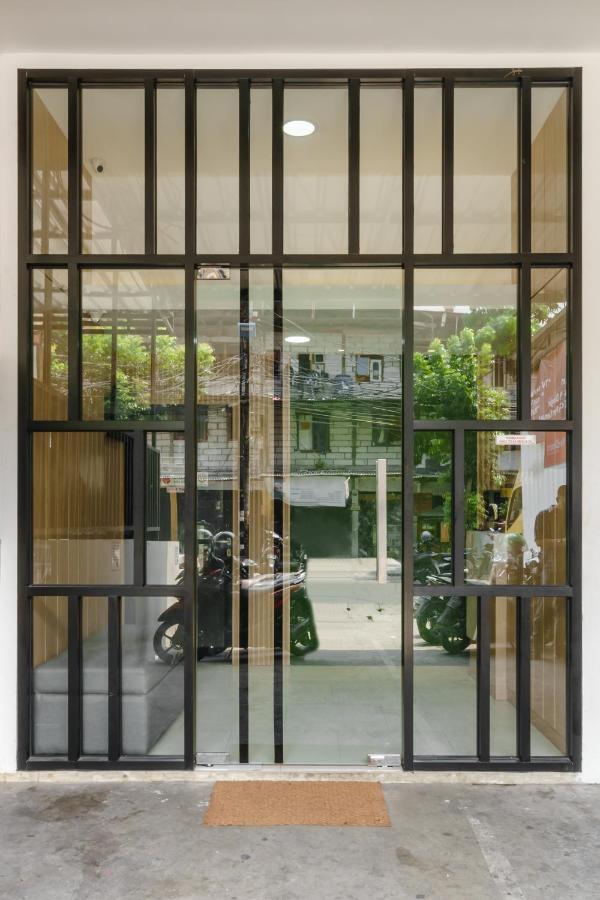 Env Room Jakarta Exterior foto