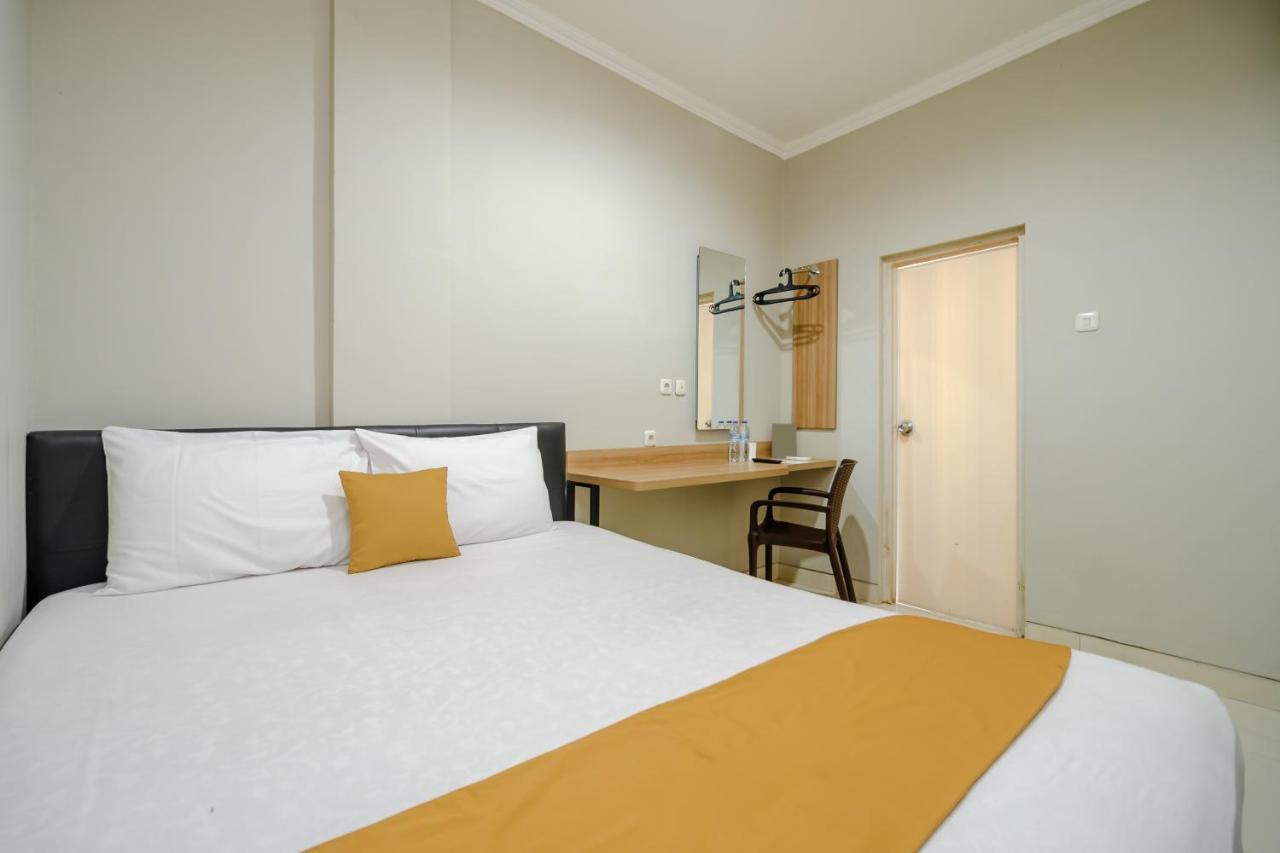 Env Room Jakarta Exterior foto