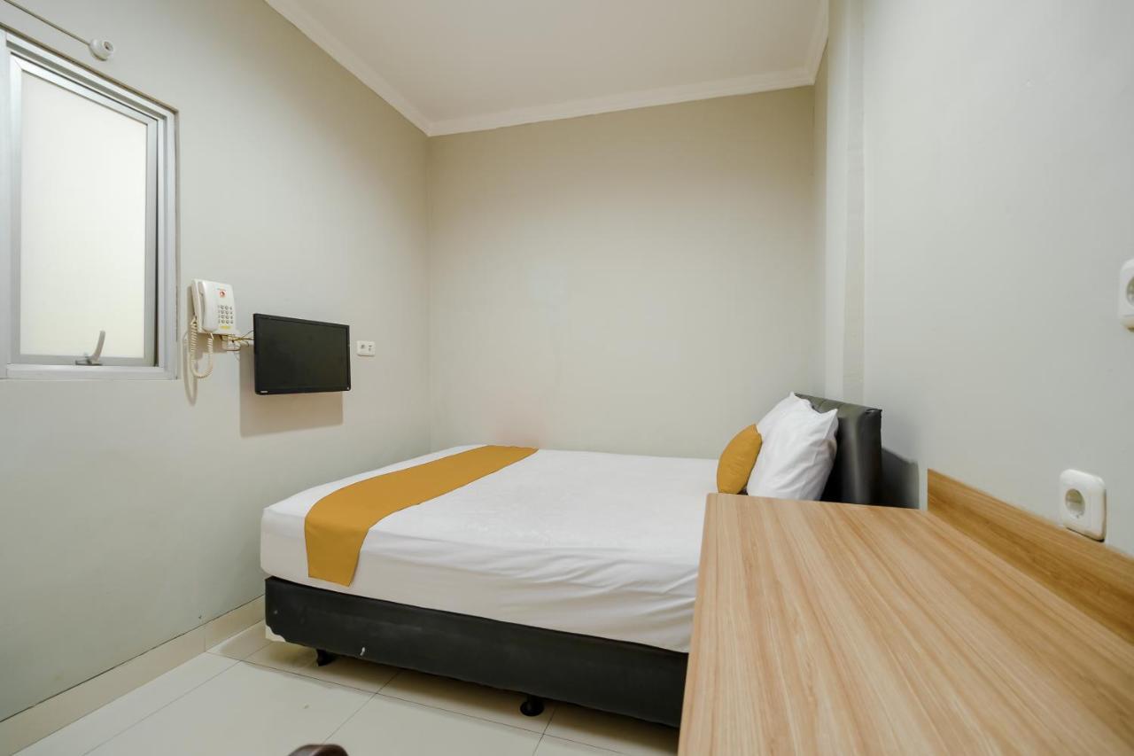 Env Room Jakarta Exterior foto