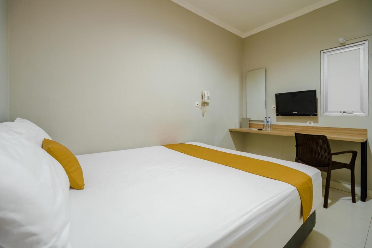 Env Room Jakarta Exterior foto